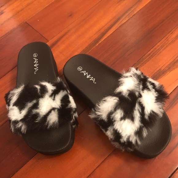 Zebra fur slides - Picture 5 of 6